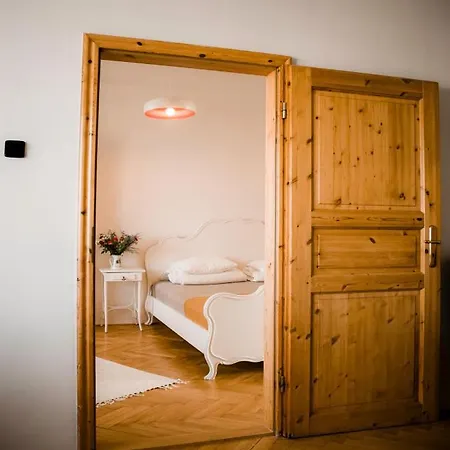 Kiki Family Apartment By Prague Castle