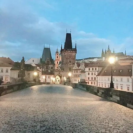 Kiki Family Apartment By Prague Castle *